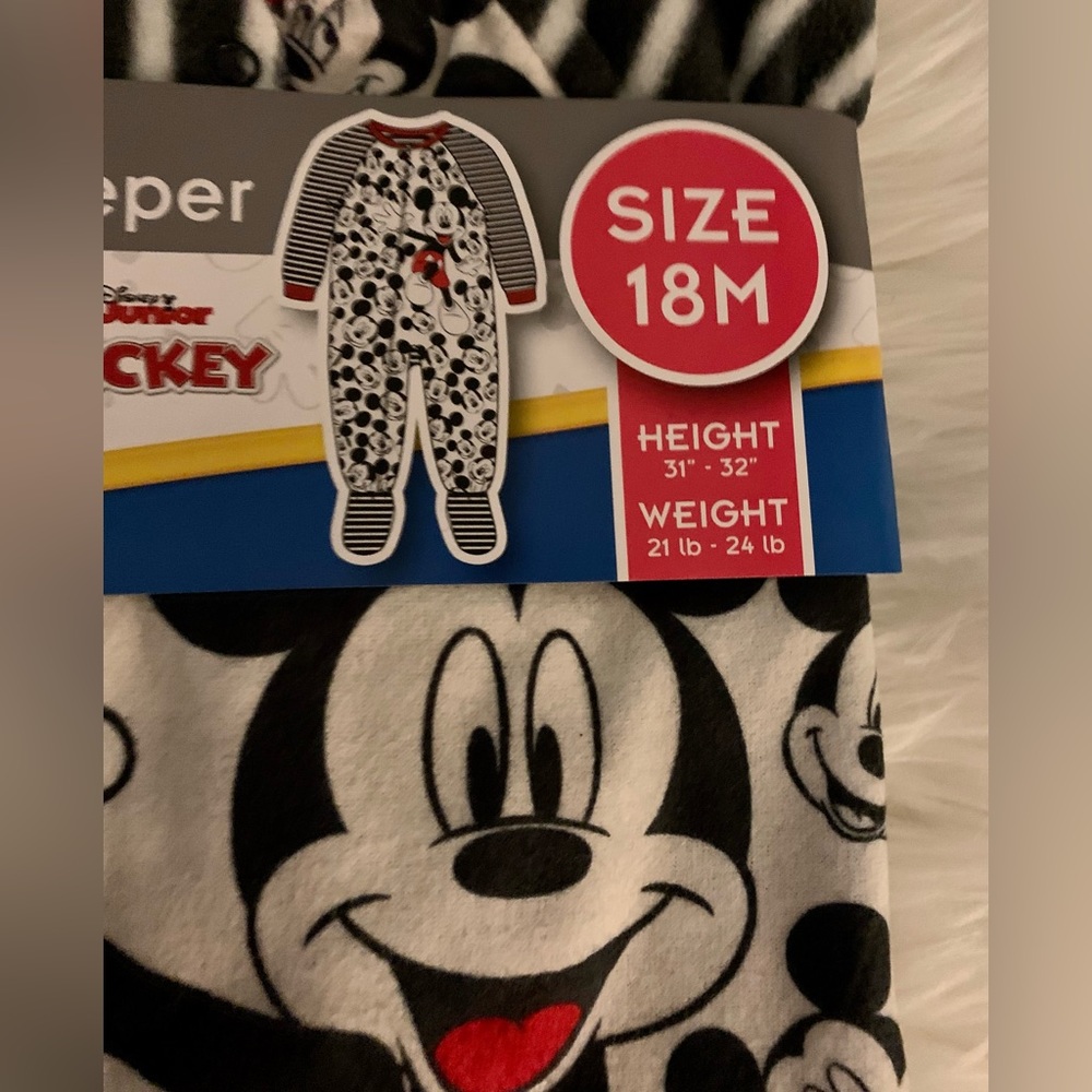 NWT Disney Mickey Blanket Sleeper Sz 18 Mo Red Black White - Picture 6 of 10